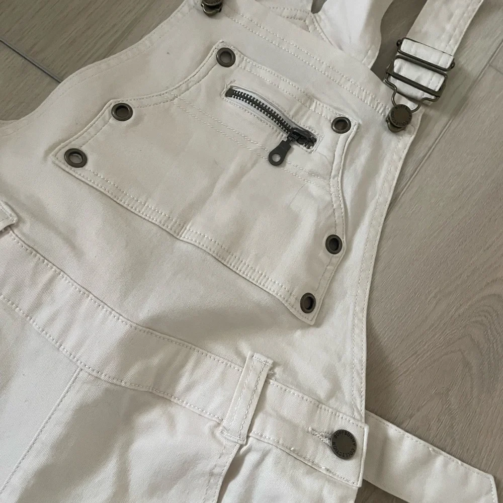 NWOT Buffbunny Over it Alls - Ivory - XS Short - Picture 8 of 12